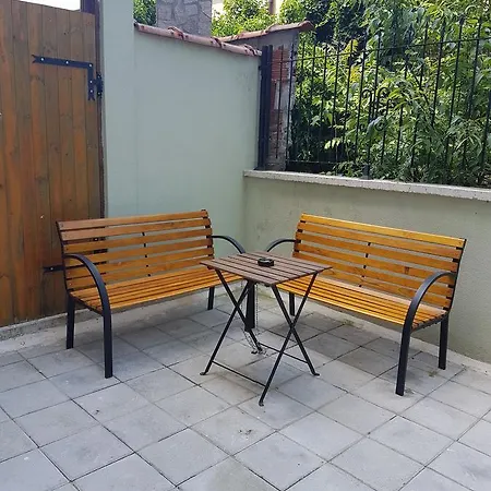 High Esteta Mini Apartment Burgas